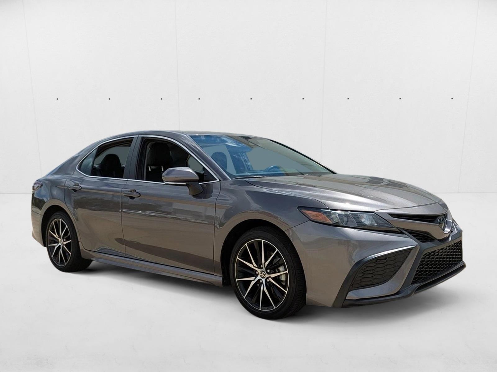 2024 Toyota Camry SE photo 3
