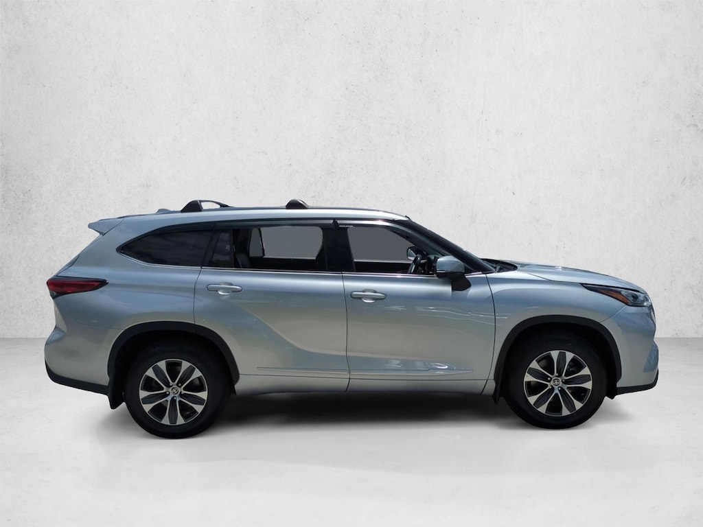 Used 2020 Toyota Highlander XLE SUV