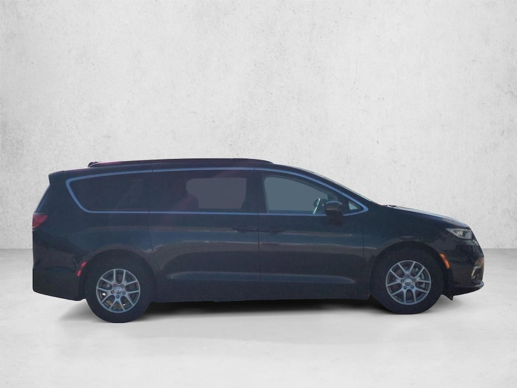 Used 2022 Chrysler Pacifica Touring L Van Passenger Van