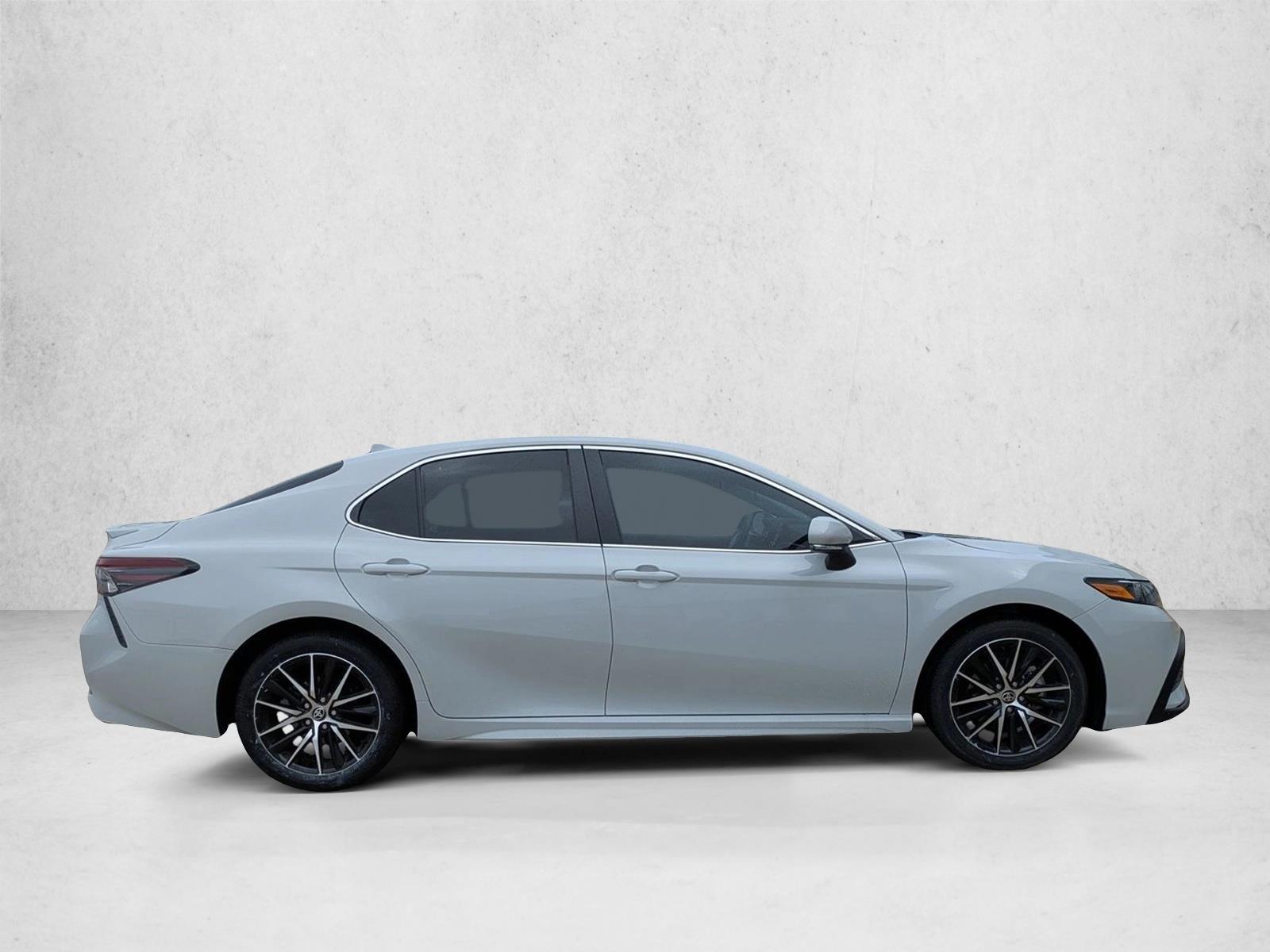 2024 Toyota Camry SE photo 4