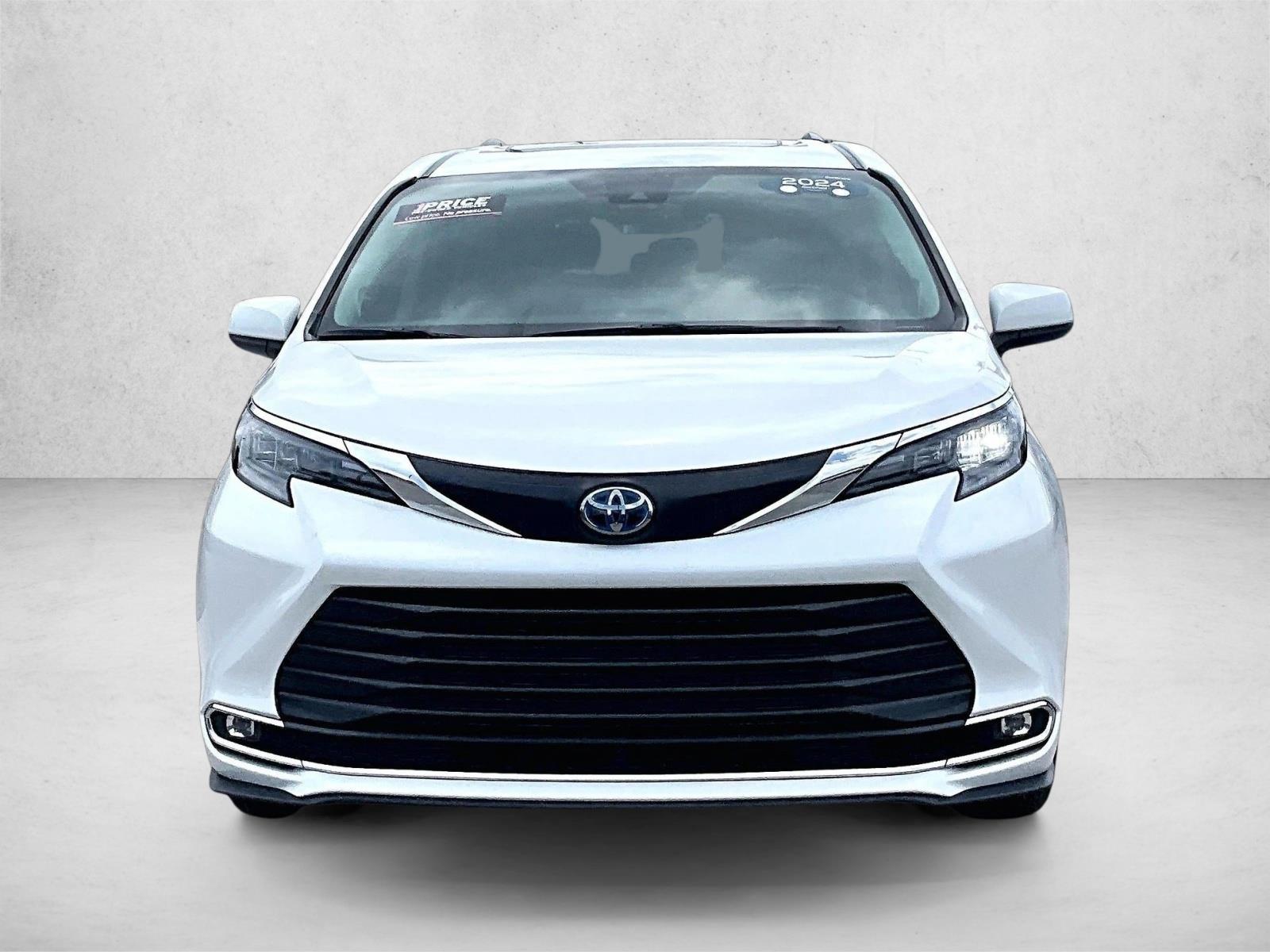 Used 2024 Toyota Sienna XLE 8 Passenger Van Passenger Van