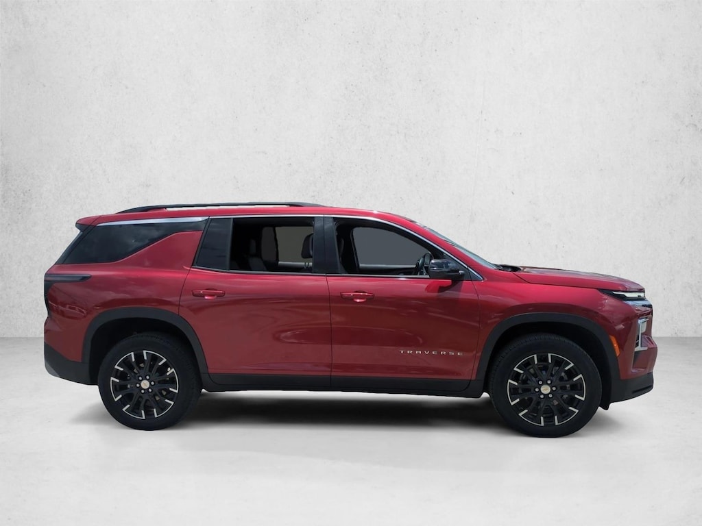 Used 2026 Chevrolet Traverse LT SUV