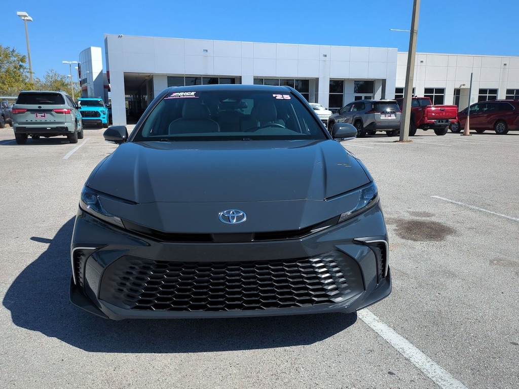 Used 2025 Toyota Camry SE Sedan