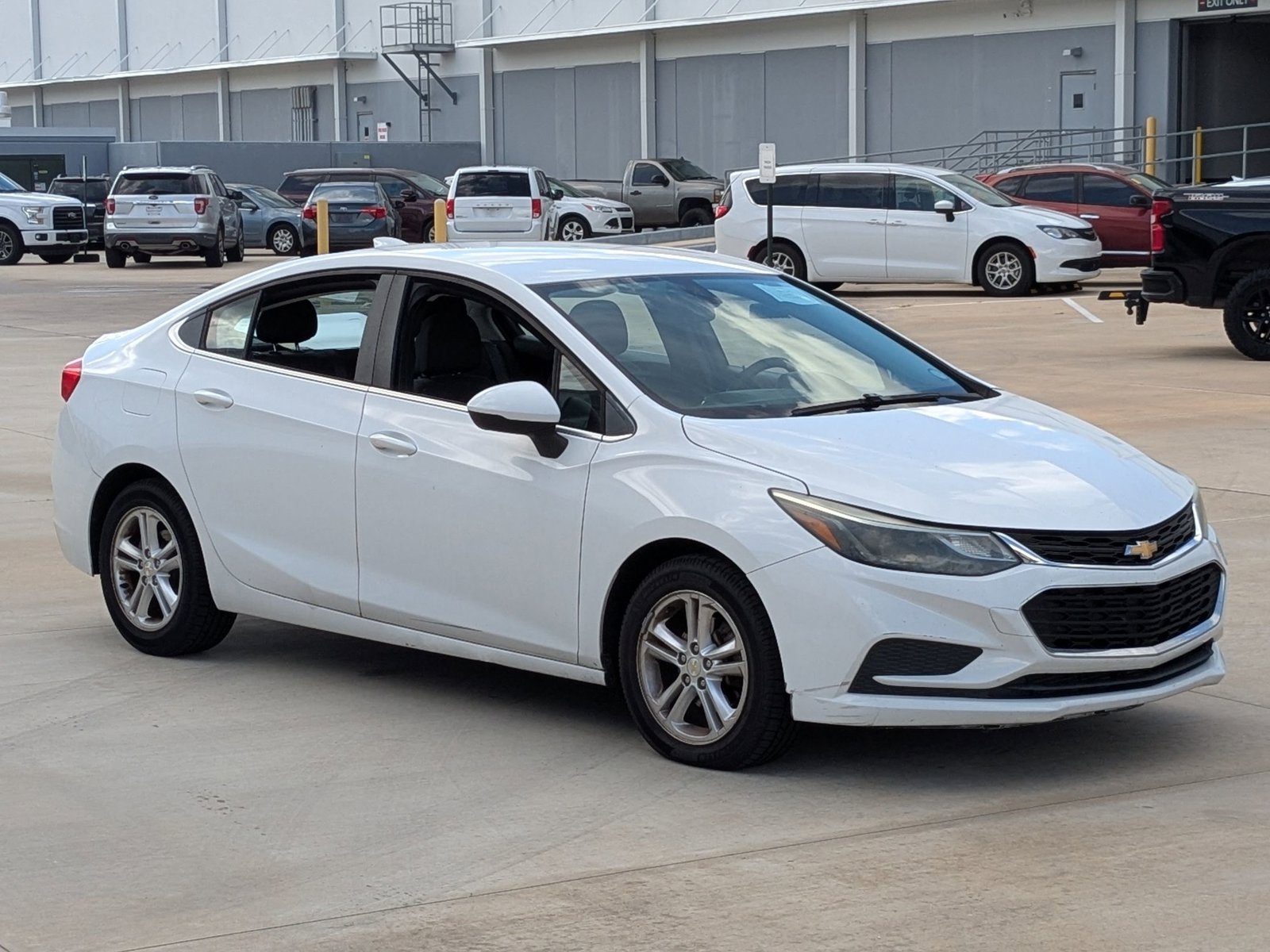 2017 Chevrolet Cruze LT photo 3