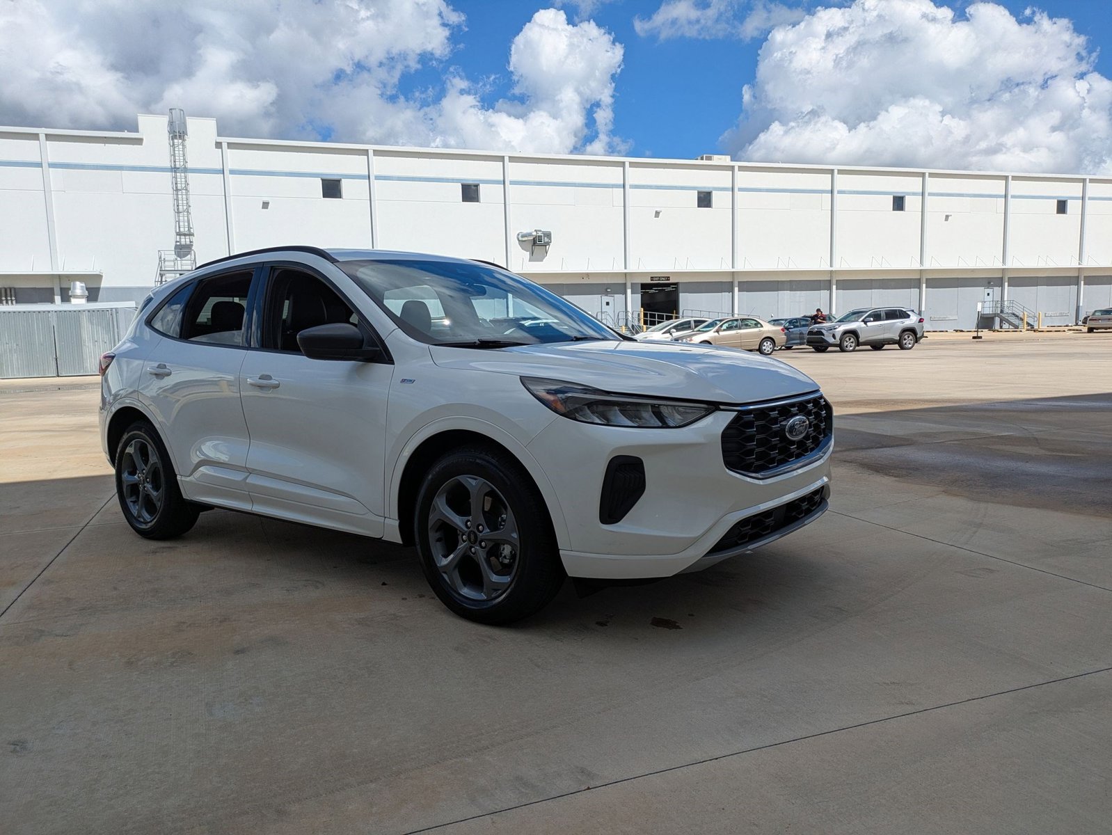 2024 Ford Escape ST-Line photo 3