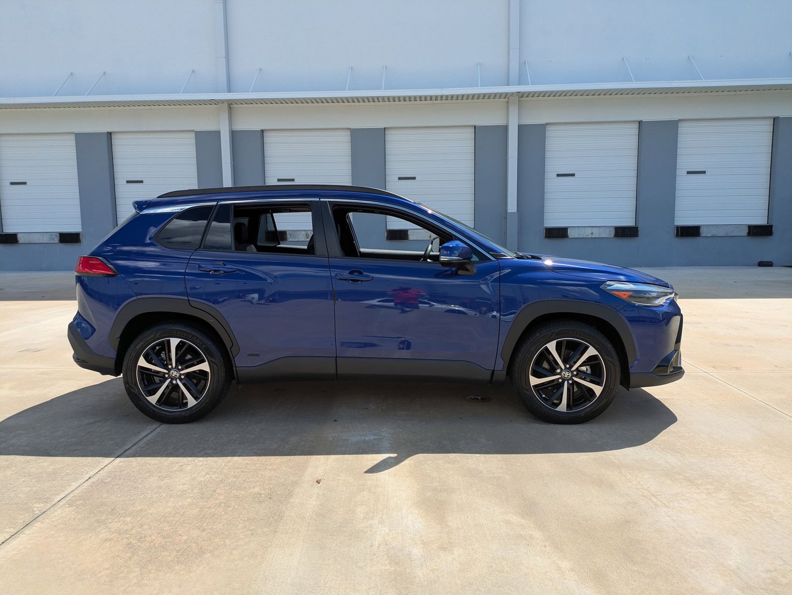 2023 Toyota Corolla Hybrid XSE photo 4