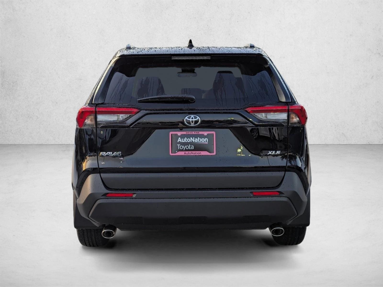 2025 Toyota RAV4 XLE - Photo 8