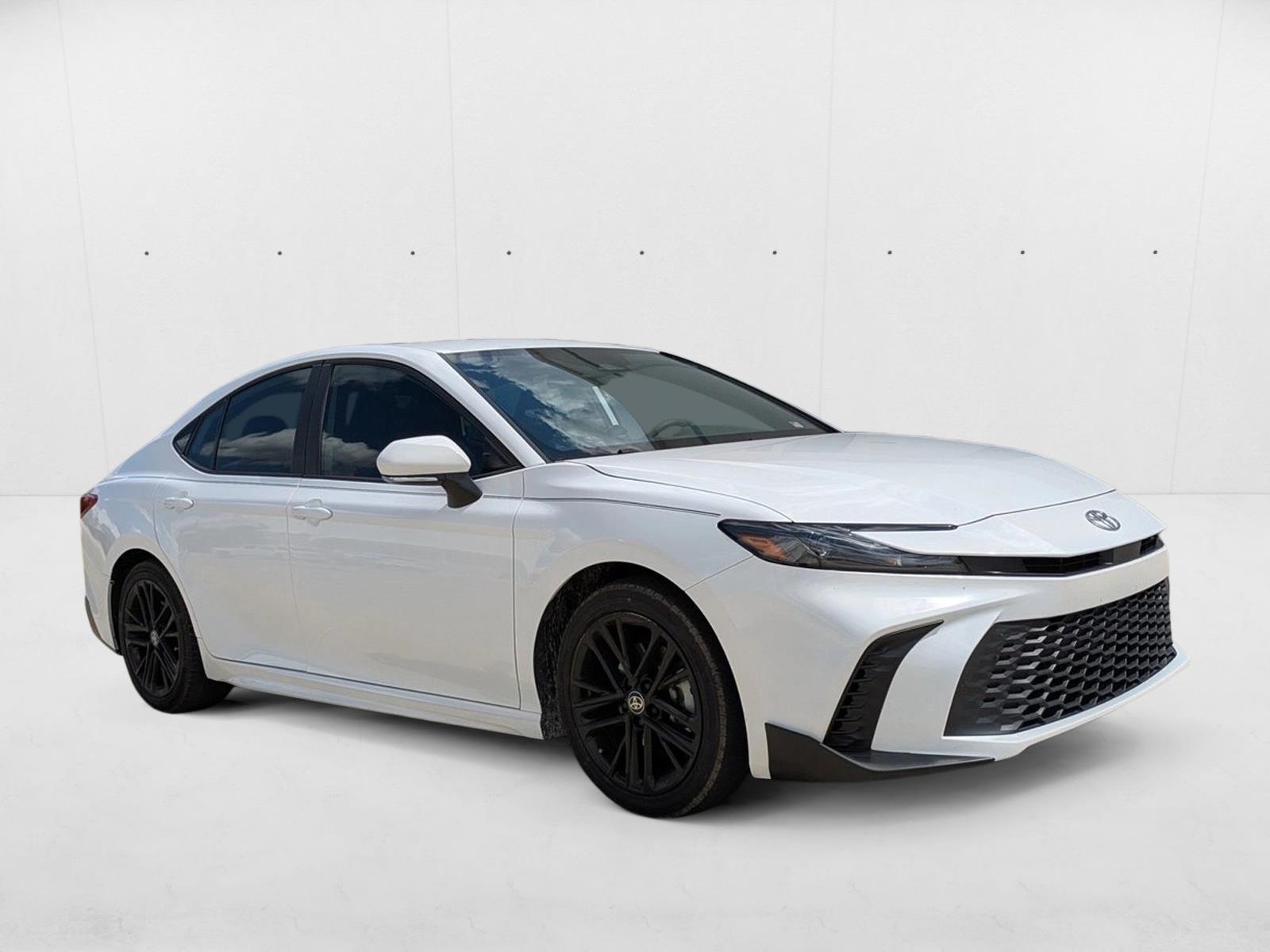 2025 Toyota Camry SE photo 3