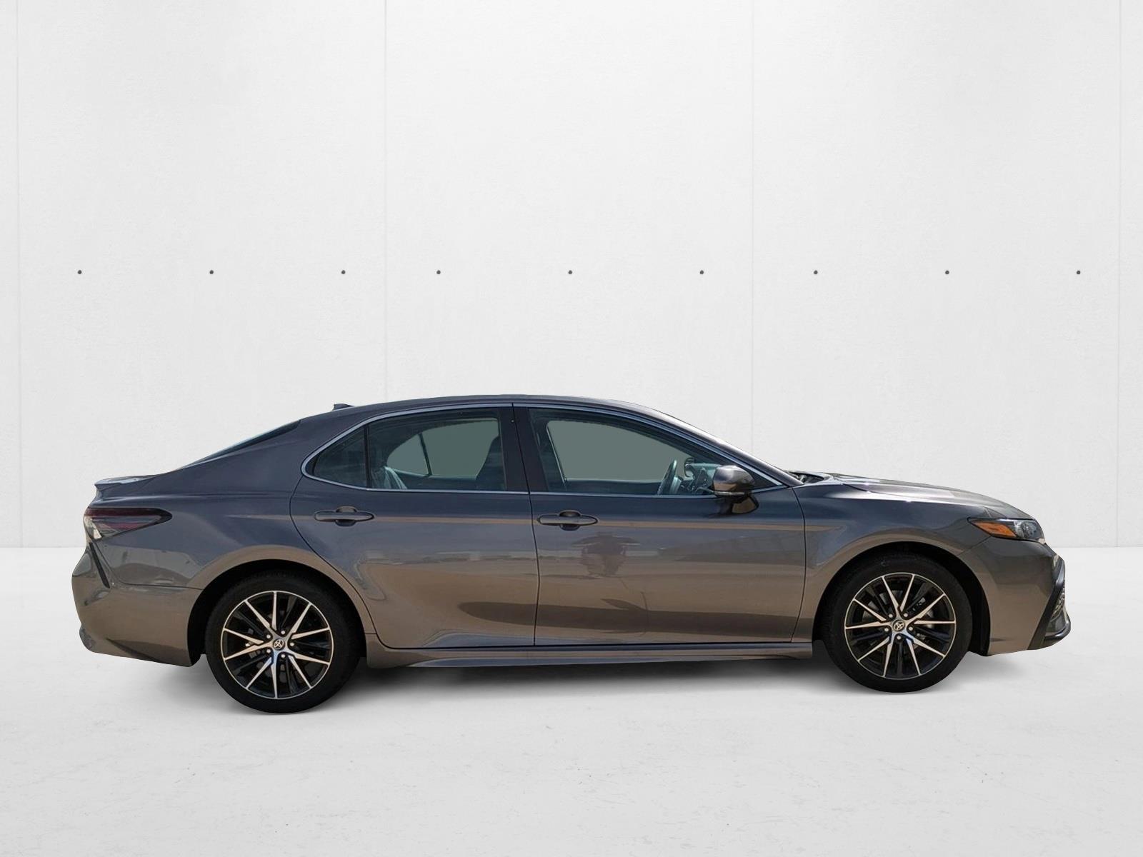 2024 Toyota Camry SE photo 4