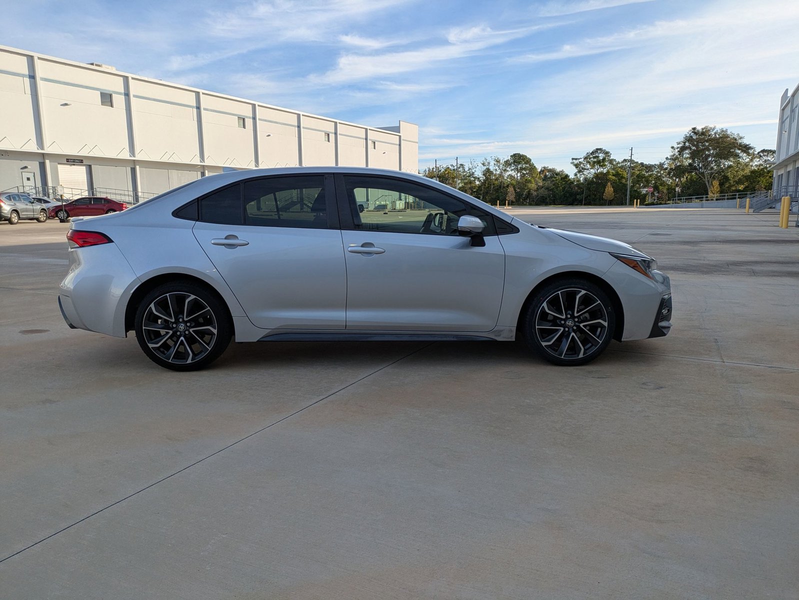 2022 Toyota Corolla SE photo 3