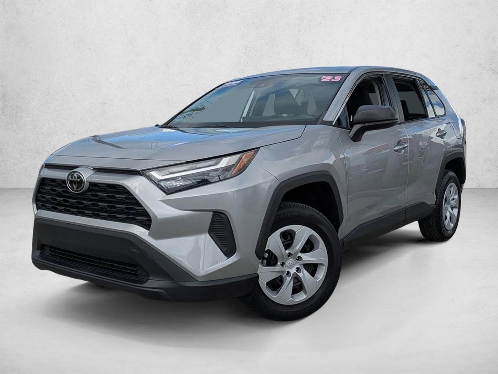 2023 Toyota RAV4 LE's photo