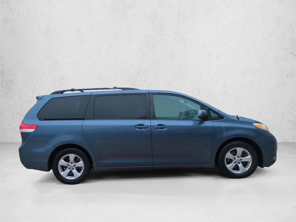 Used 2014 Toyota Sienna LE Van