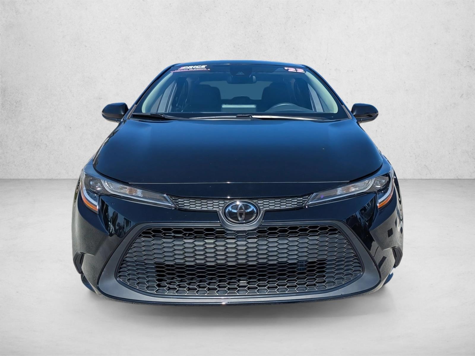 2022 Toyota Corolla LE photo 2