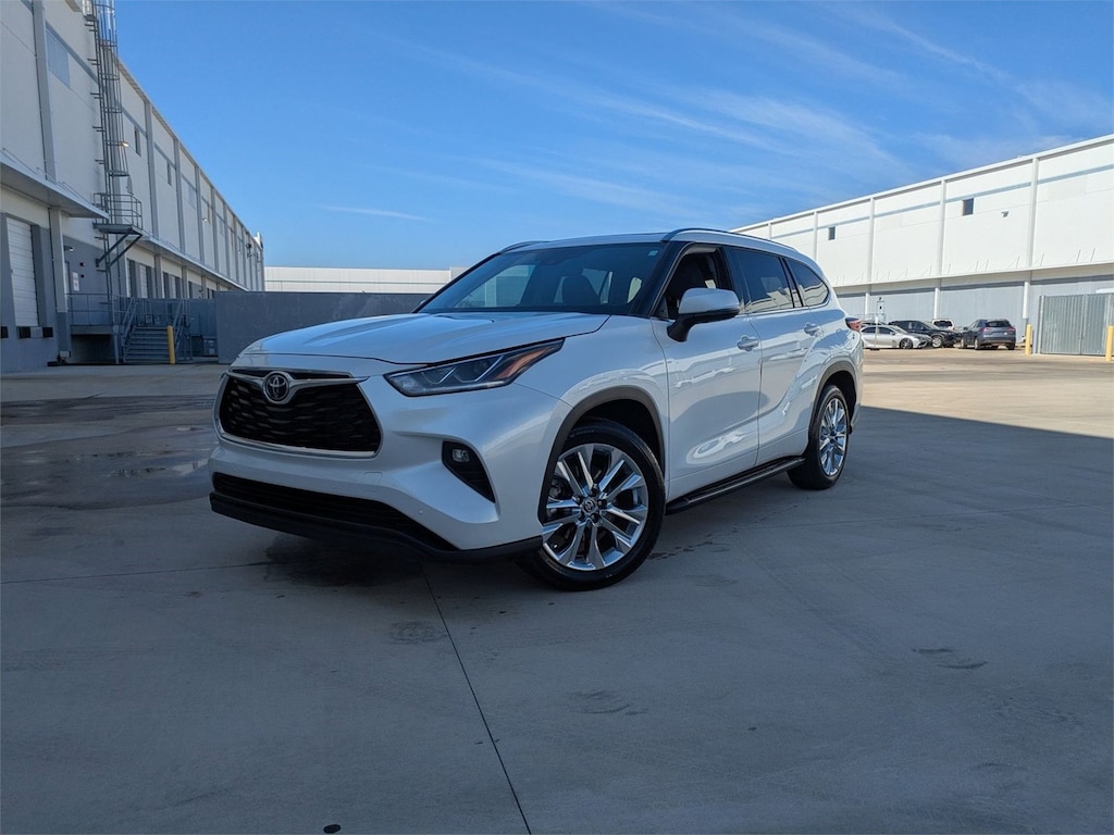 Used 2023 Toyota Highlander Limited SUV