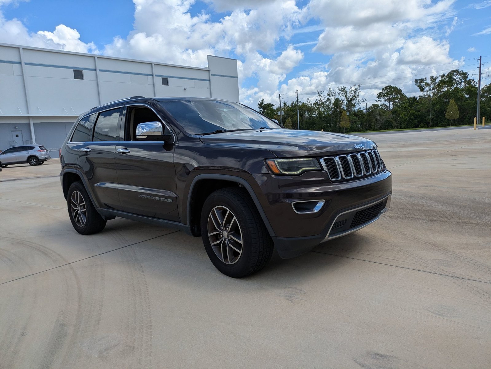 2017 Jeep Grand Cherokee Limited photo 3