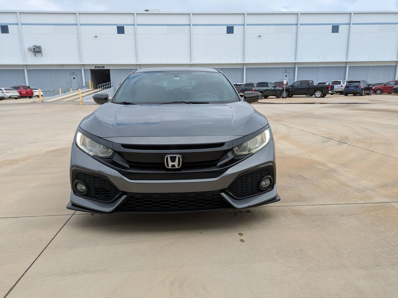 2017 Honda Civic Hatchback Sport photo 2