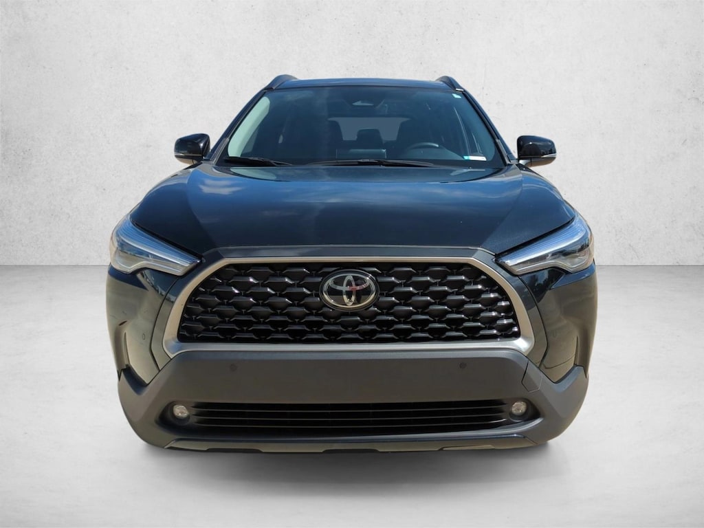Used 2025 Toyota Corolla Cross XLE SUV