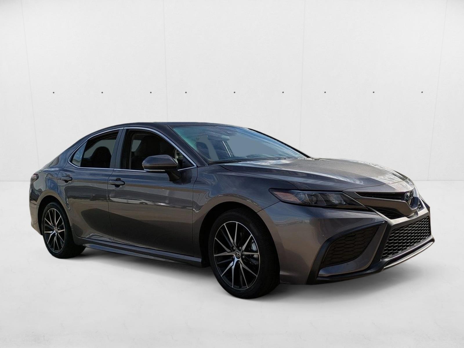 2024 Toyota Camry SE photo 3