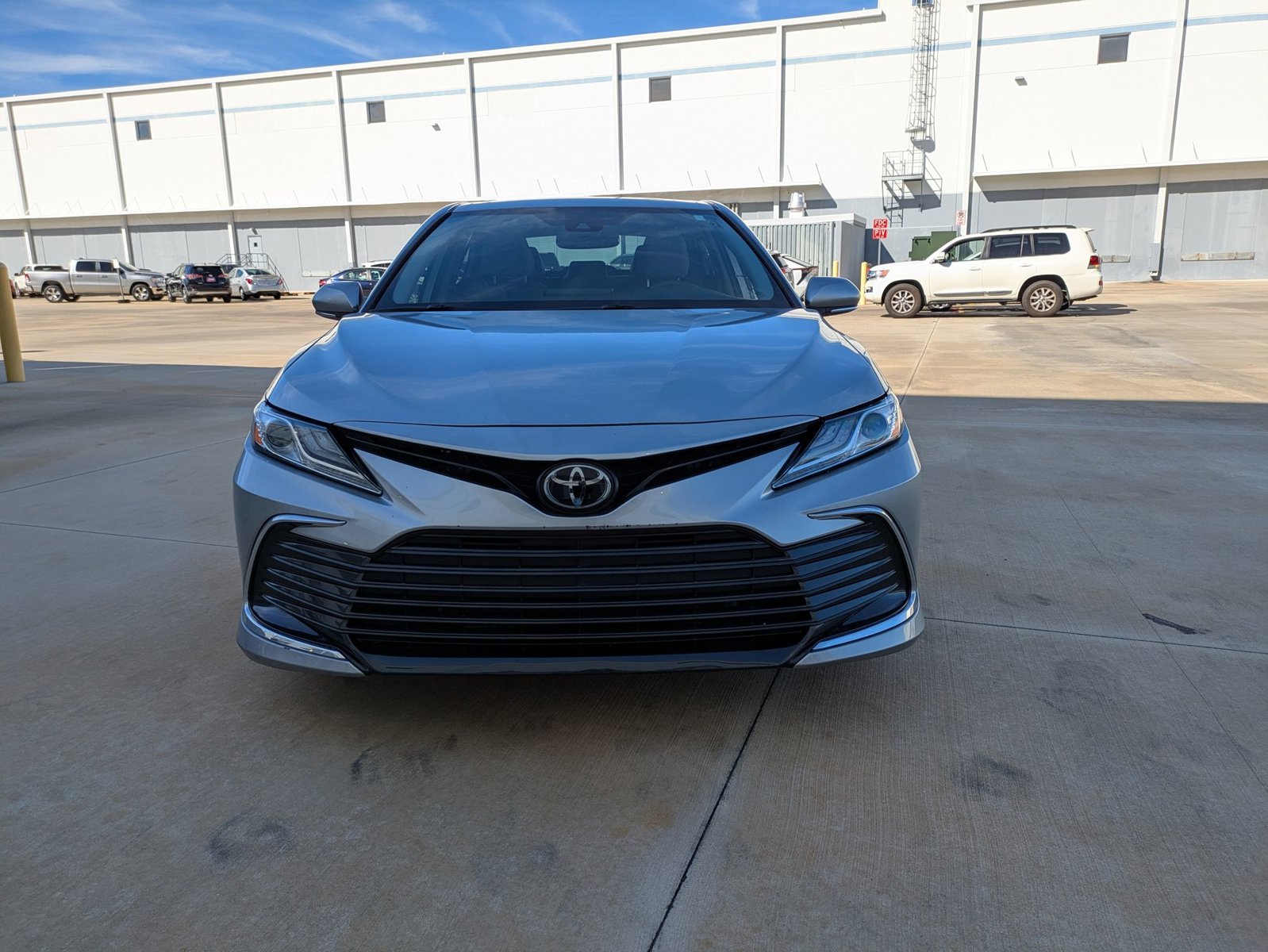 2023 Toyota Camry XLE photo 2