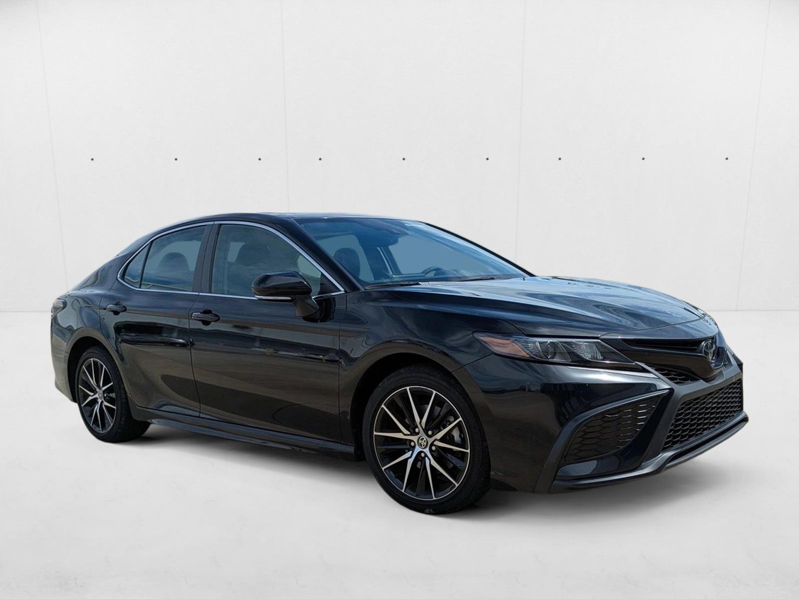 2024 Toyota Camry SE photo 3