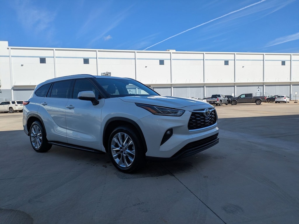 Used 2023 Toyota Highlander Limited SUV