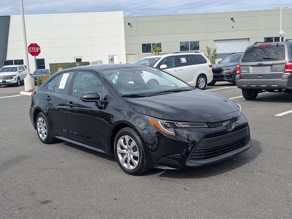Used 2025 Toyota Corolla LE Sedan