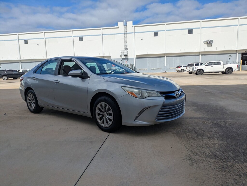 Used 2017 Toyota Camry LE Sedan