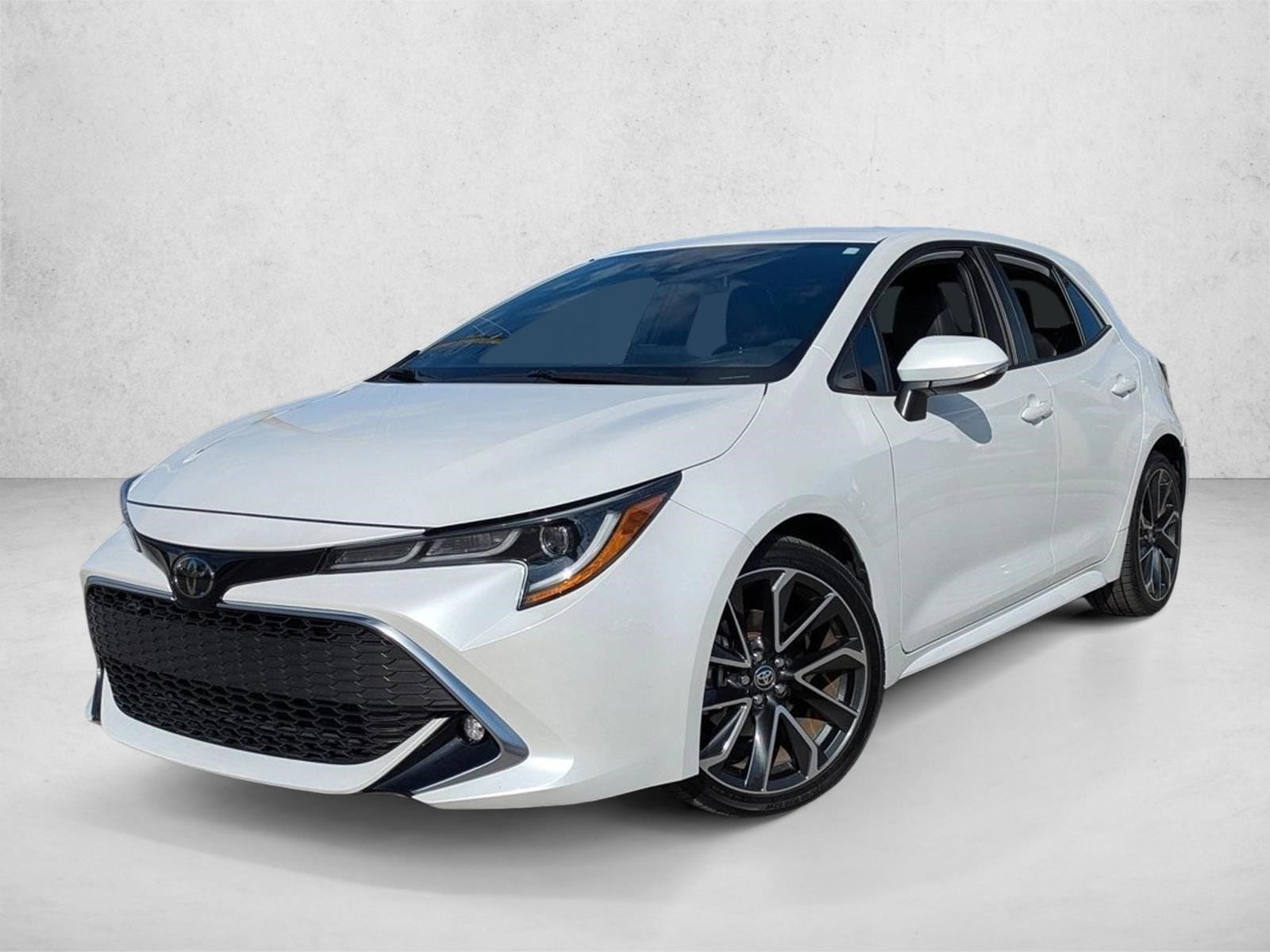 2021 Toyota Corolla Hatchback XSE's photo