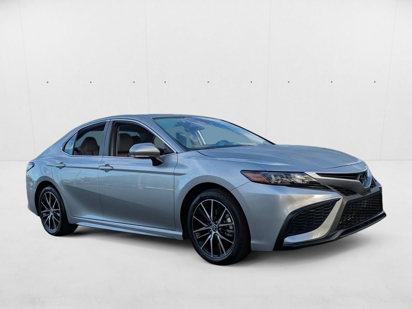 2024 Toyota Camry SE photo 3