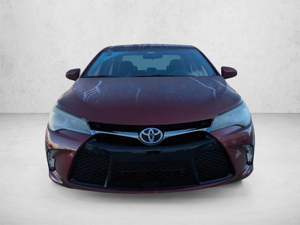 Used 2017 Toyota Camry SE Sedan