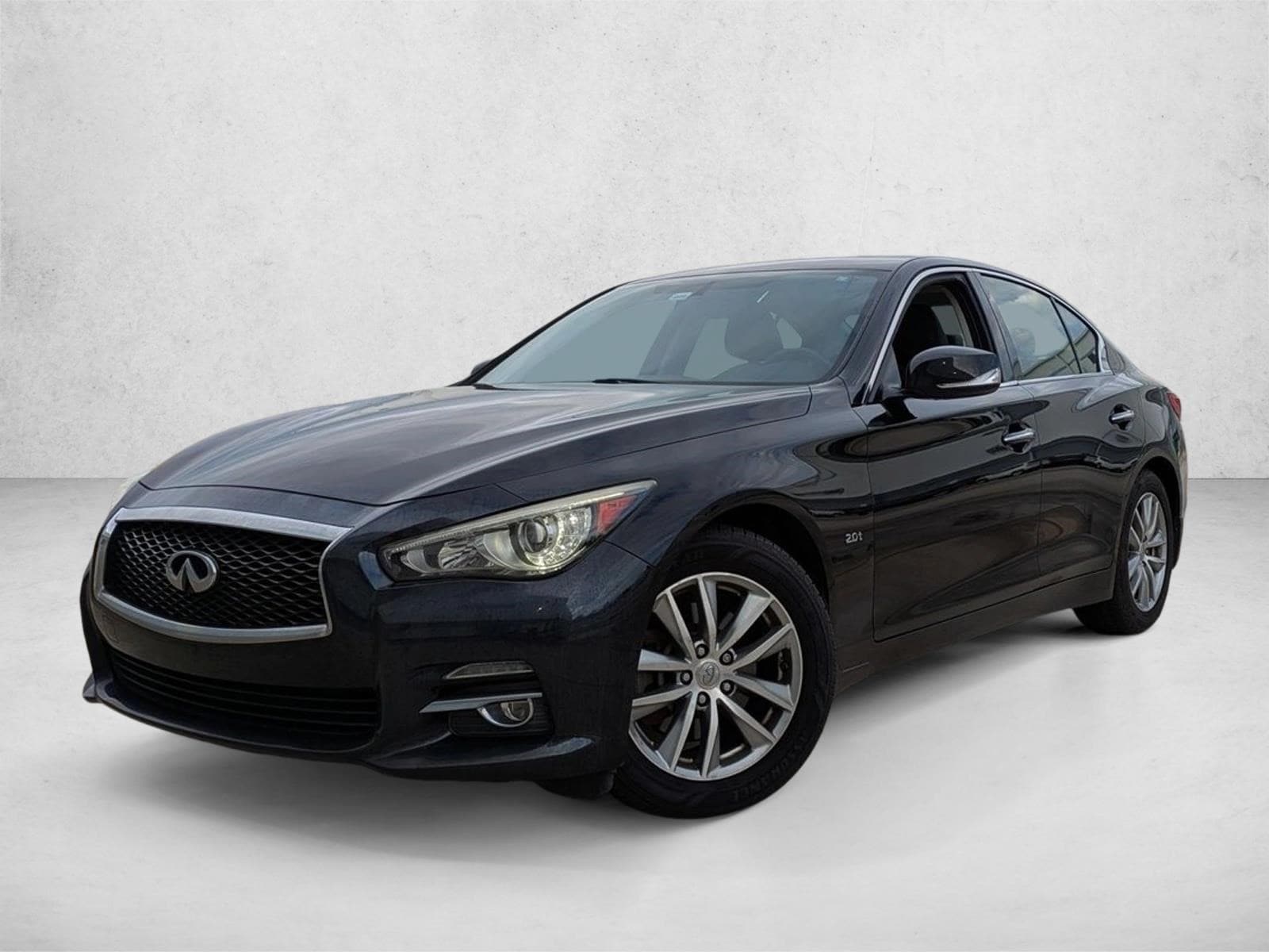 2016 INFINITI Q50 Premium's photo