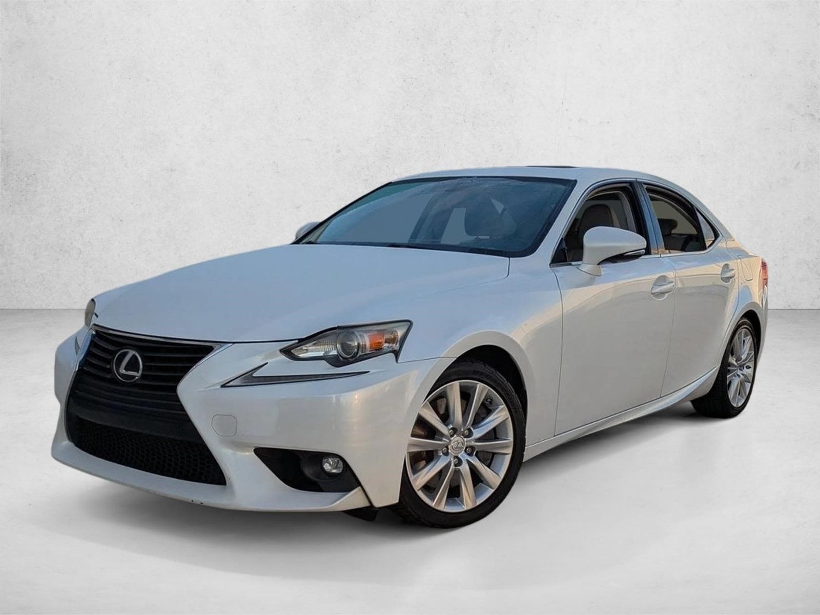 2016 Lexus IS 200t's photo