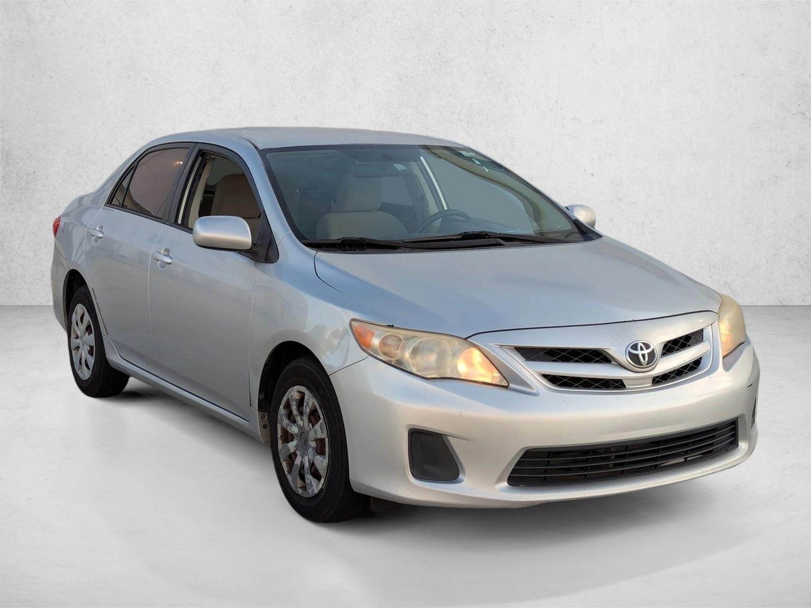 2011 Toyota Corolla LE photo 2