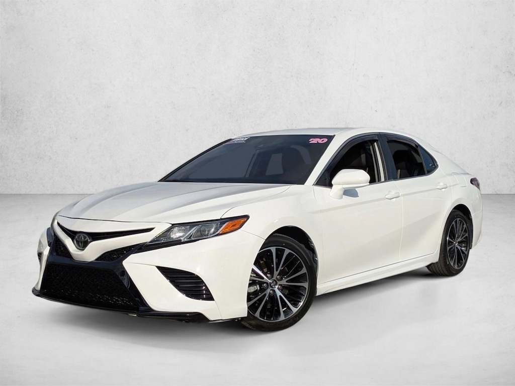 Used 2020 Toyota Camry SE Sedan