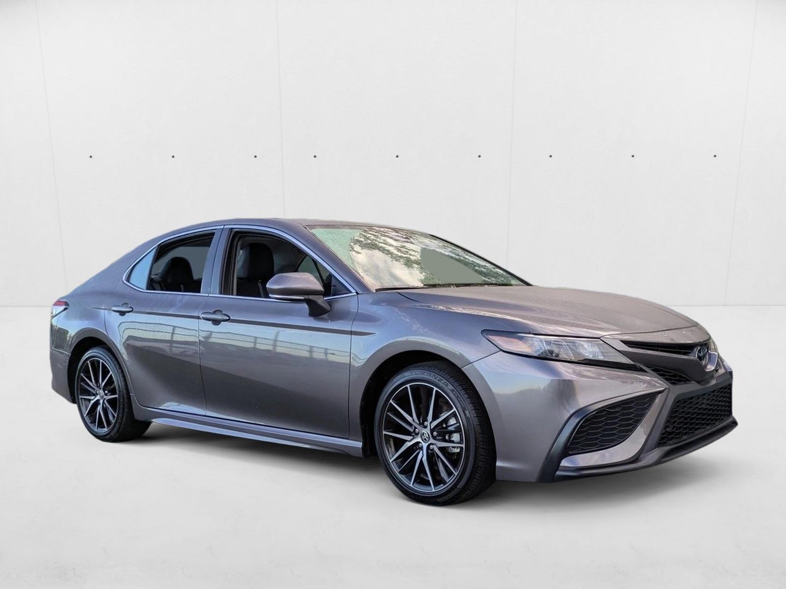 2024 Toyota Camry SE photo 3