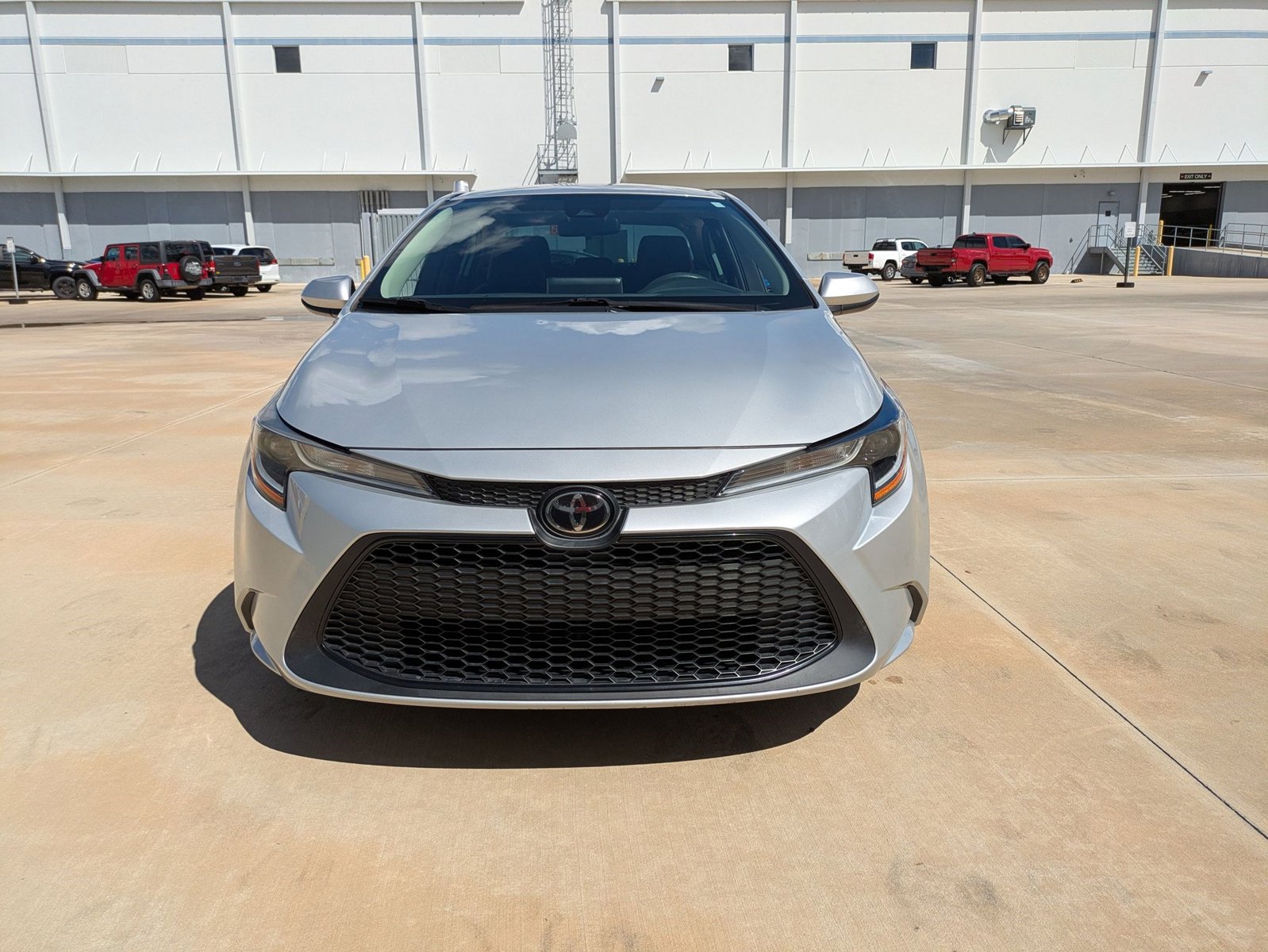 2021 Toyota Corolla LE photo 2