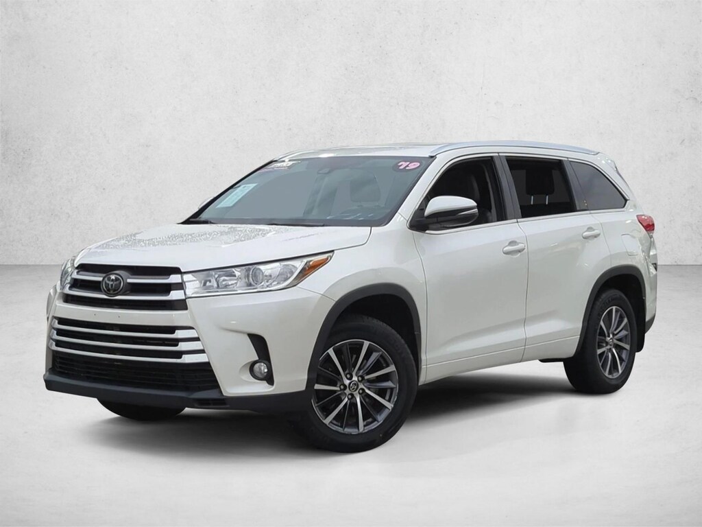 Certified 2017 Toyota Highlander XLE V6 SUV
