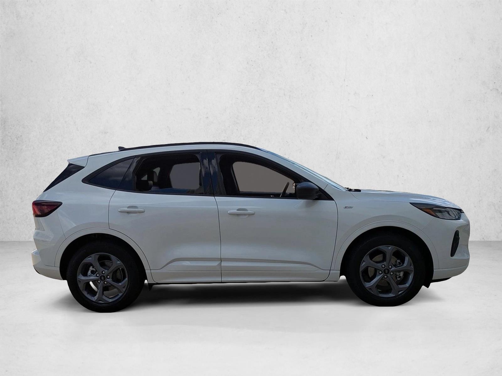2024 Ford Escape ST-Line photo 4