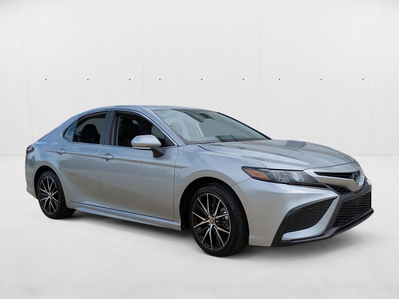 2024 Toyota Camry SE photo 3