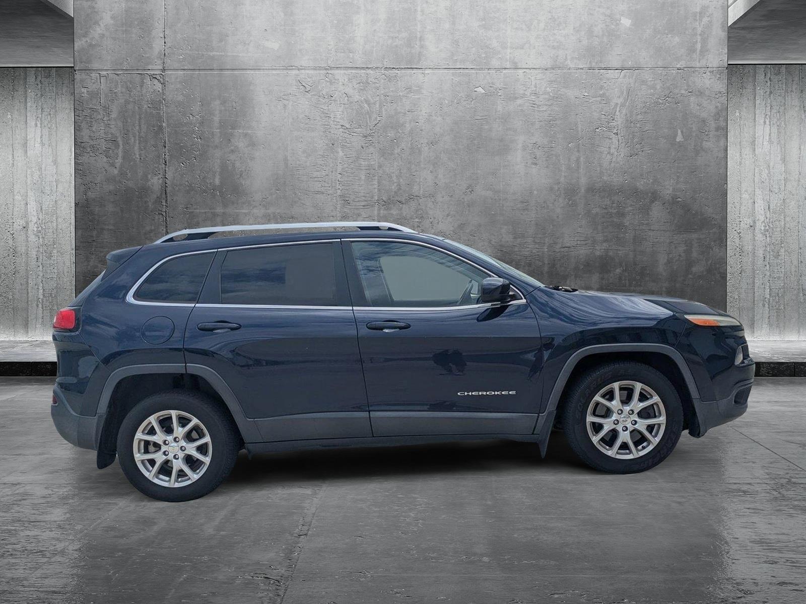 2015 Jeep Cherokee Latitude photo 4