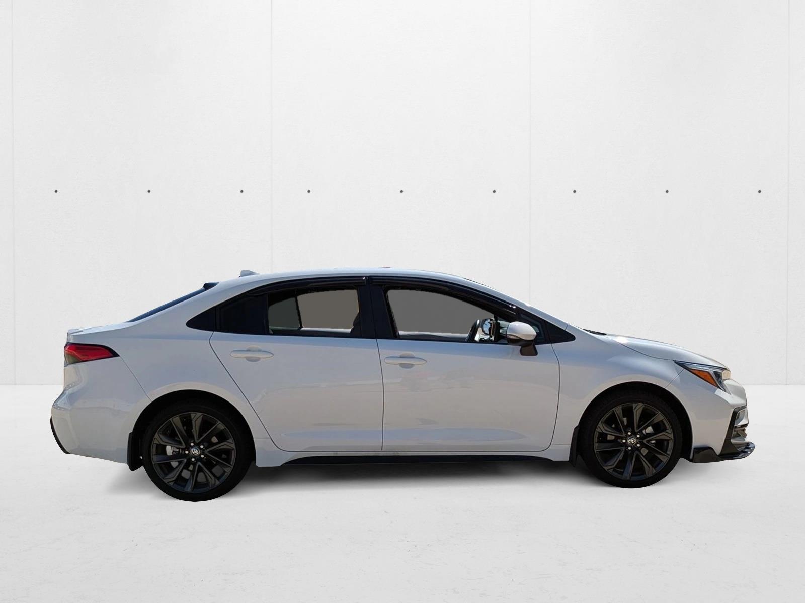 2024 Toyota Corolla SE photo 3