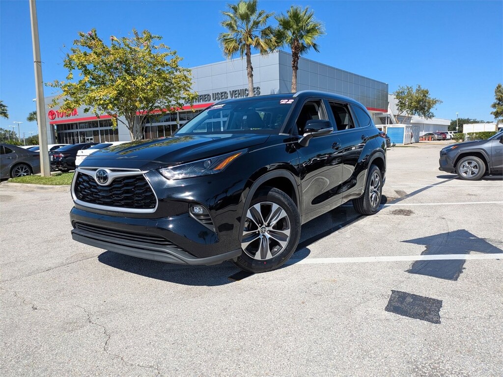 Used 2022 Toyota Highlander XLE SUV