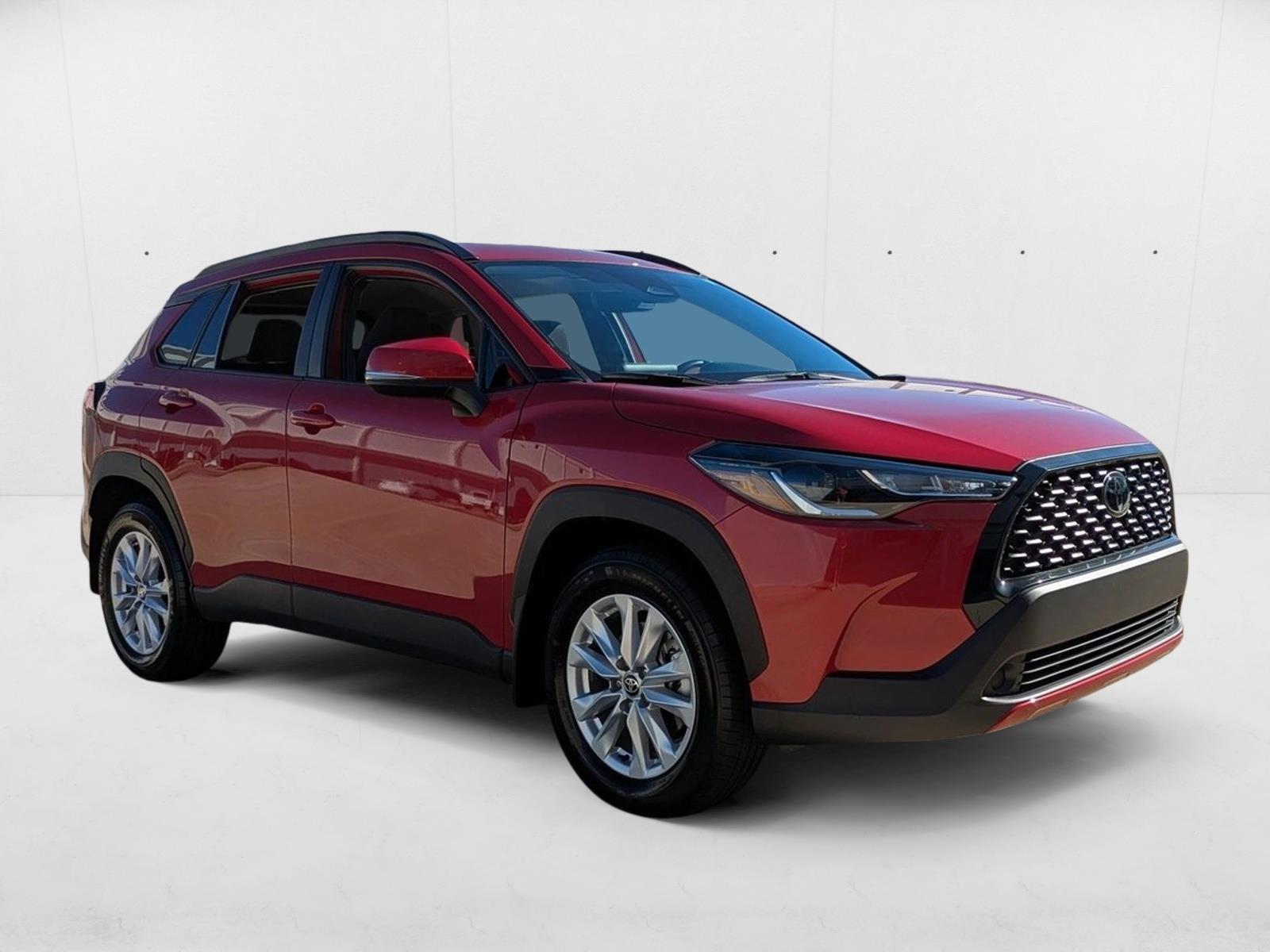 2024 Toyota Corolla Cross LE photo 3
