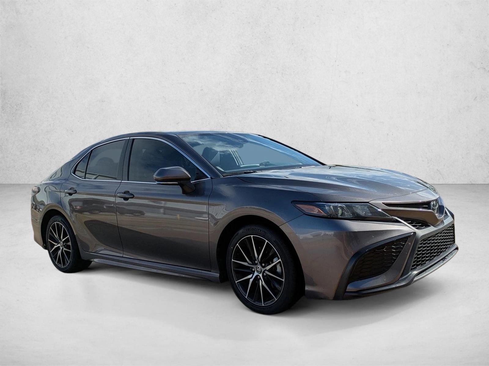 2024 Toyota Camry SE photo 3