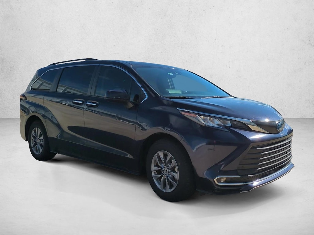 Certified 2023 Toyota Sienna XLE 7 Passenger Van Passenger Van