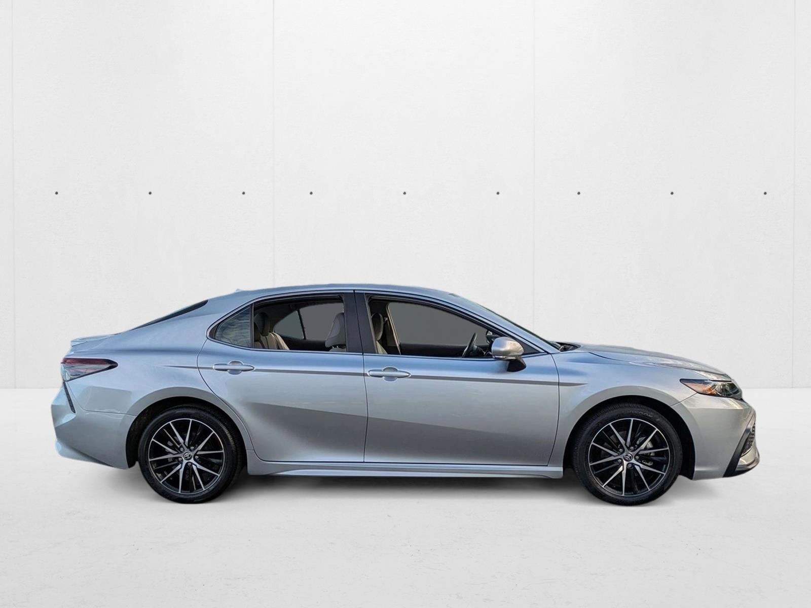 2024 Toyota Camry SE photo 4