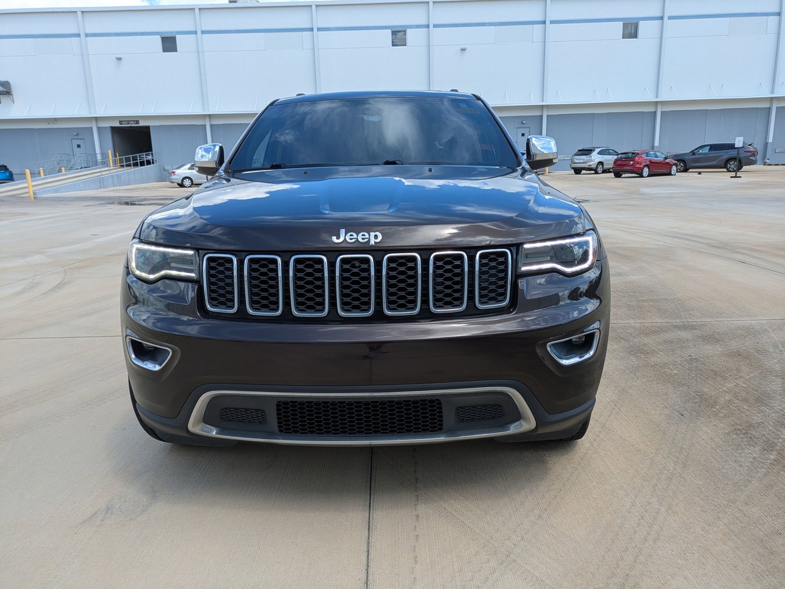 2017 Jeep Grand Cherokee Limited photo 2