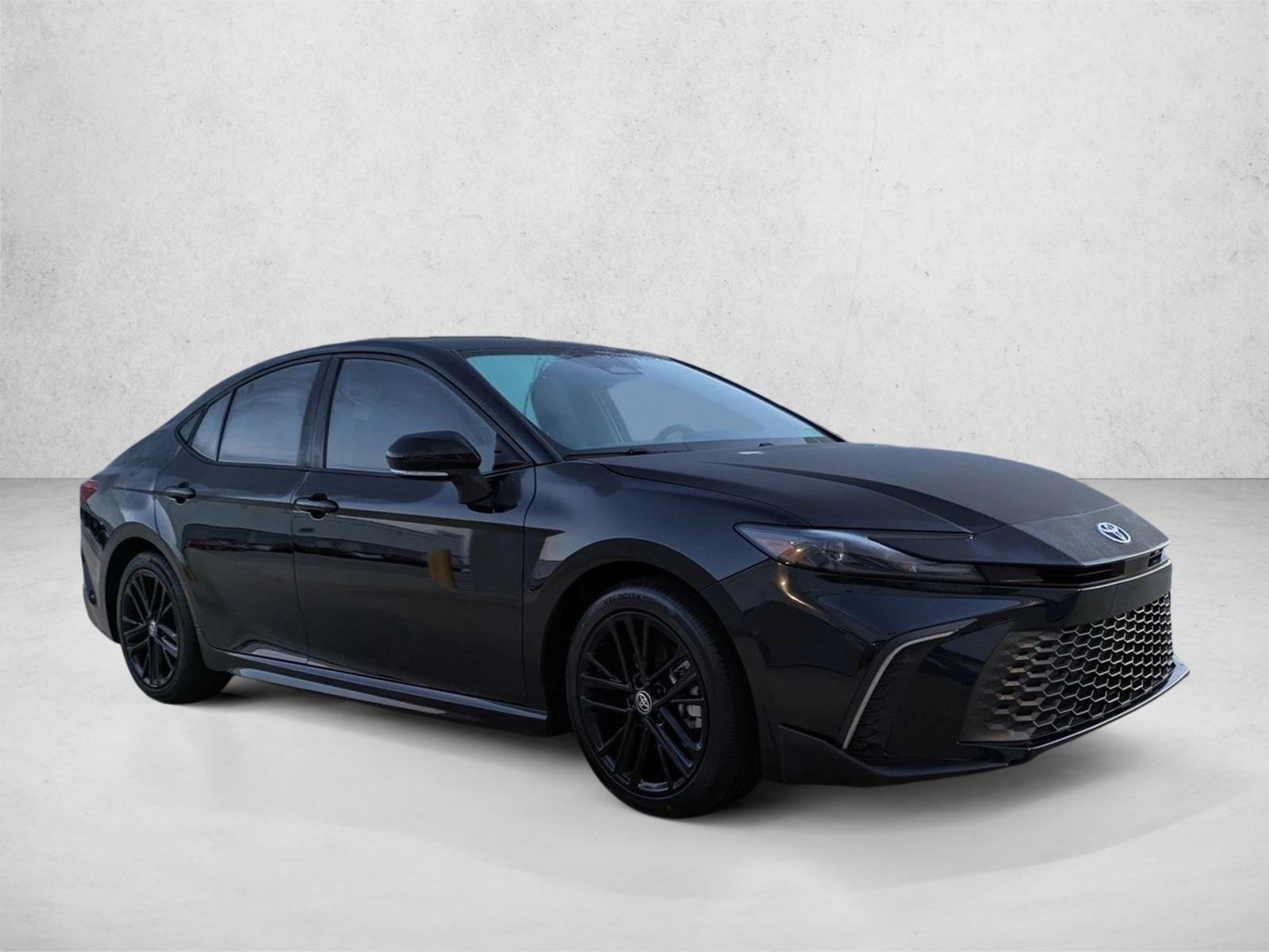2025 Toyota Camry SE photo 3