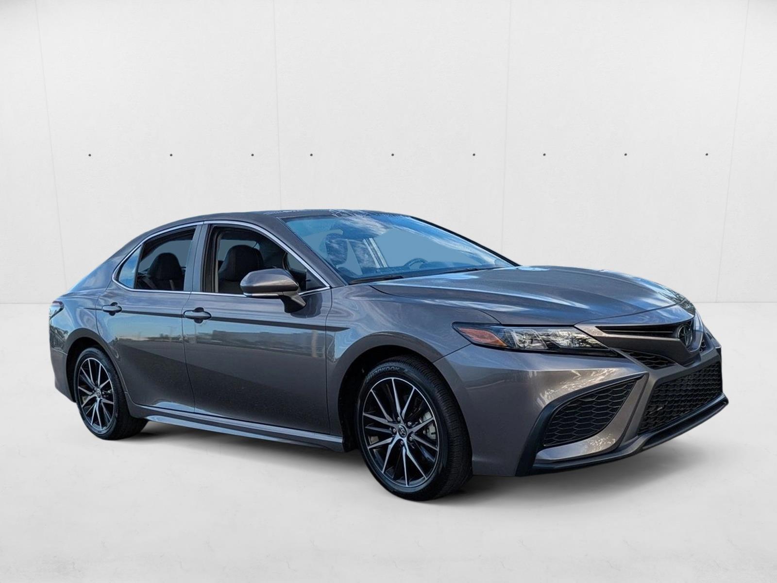 2024 Toyota Camry SE photo 3