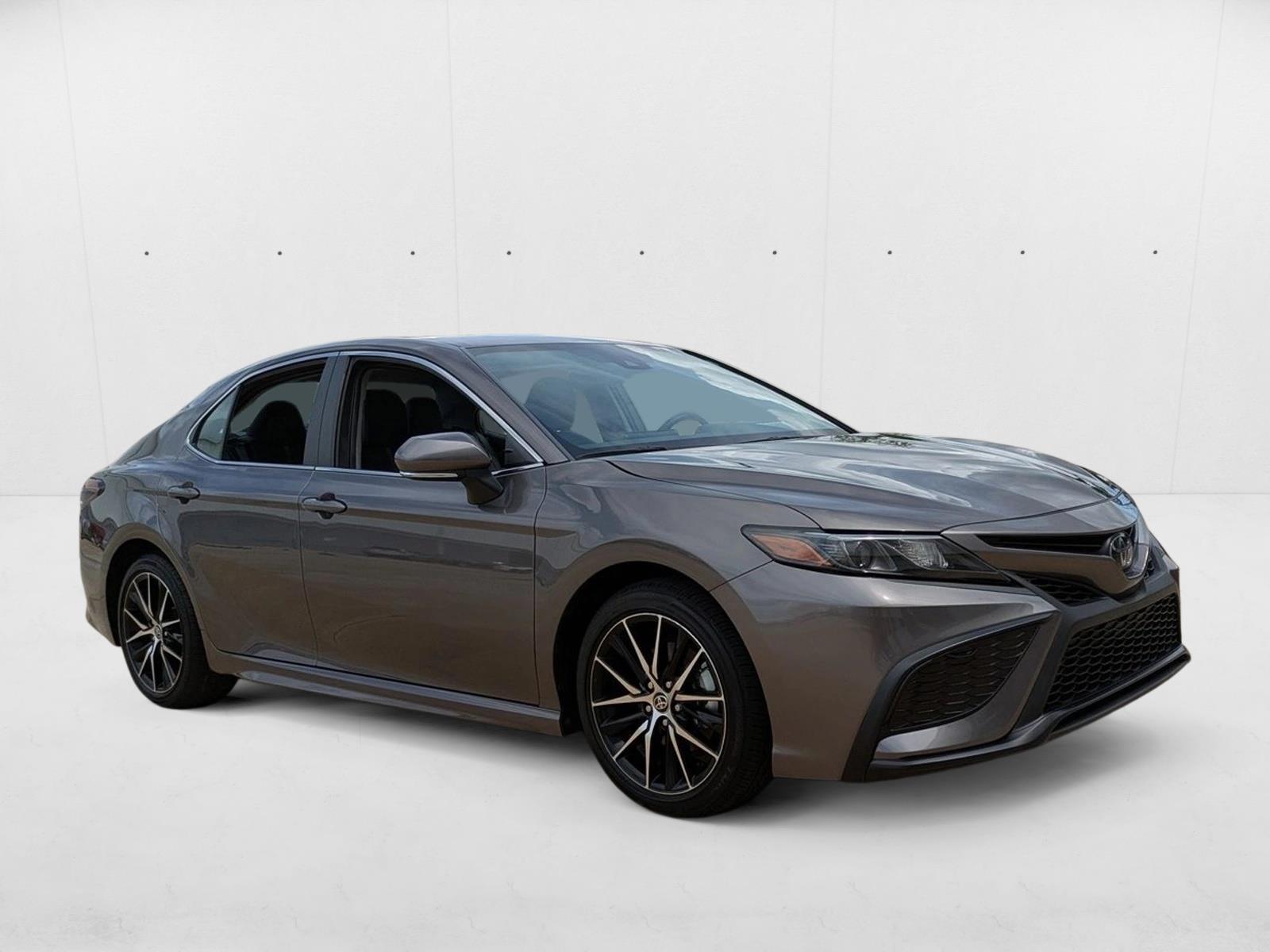 2024 Toyota Camry SE photo 3